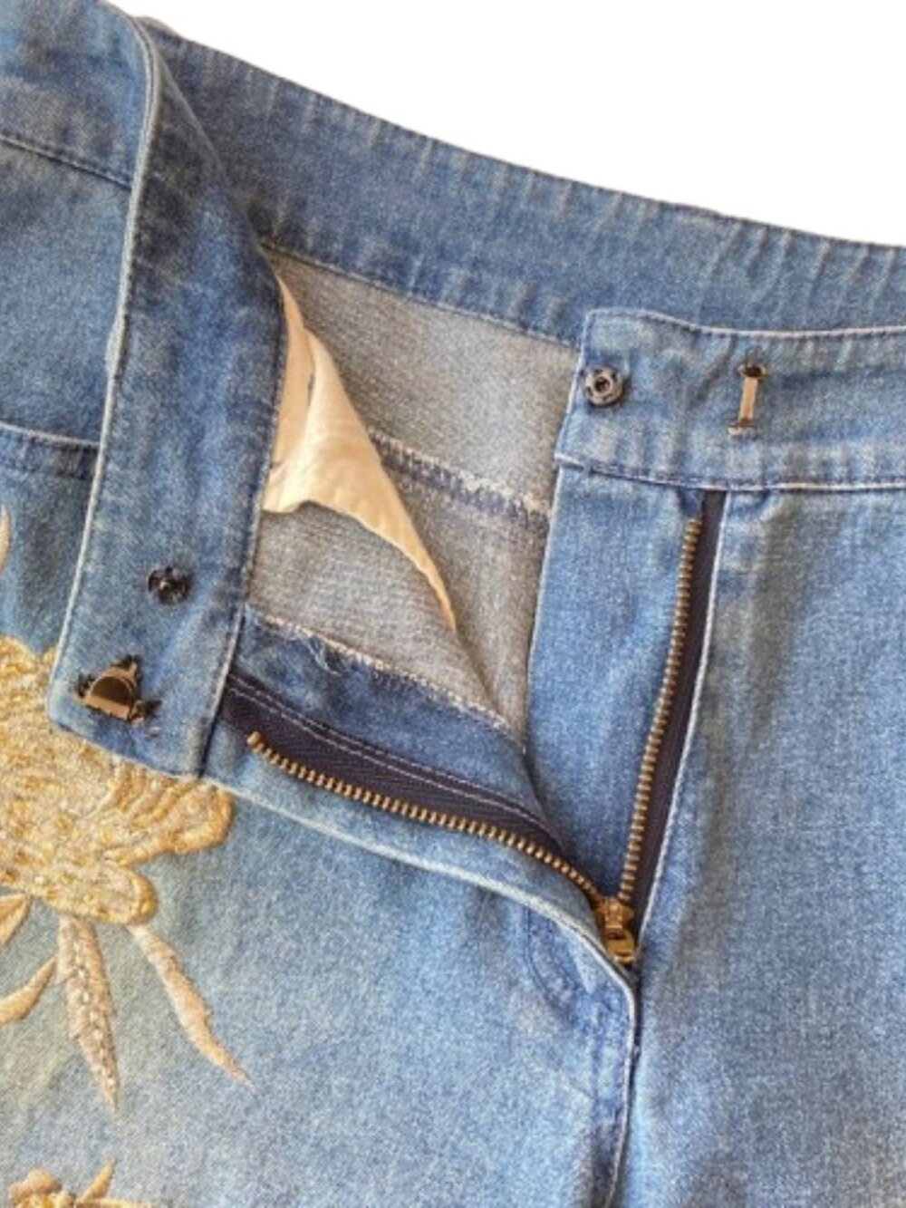 Cache Vintage VTG Embroidered Beaded Bootcut Jeans Womens 6 Blue Denim - Picture 7 of 14